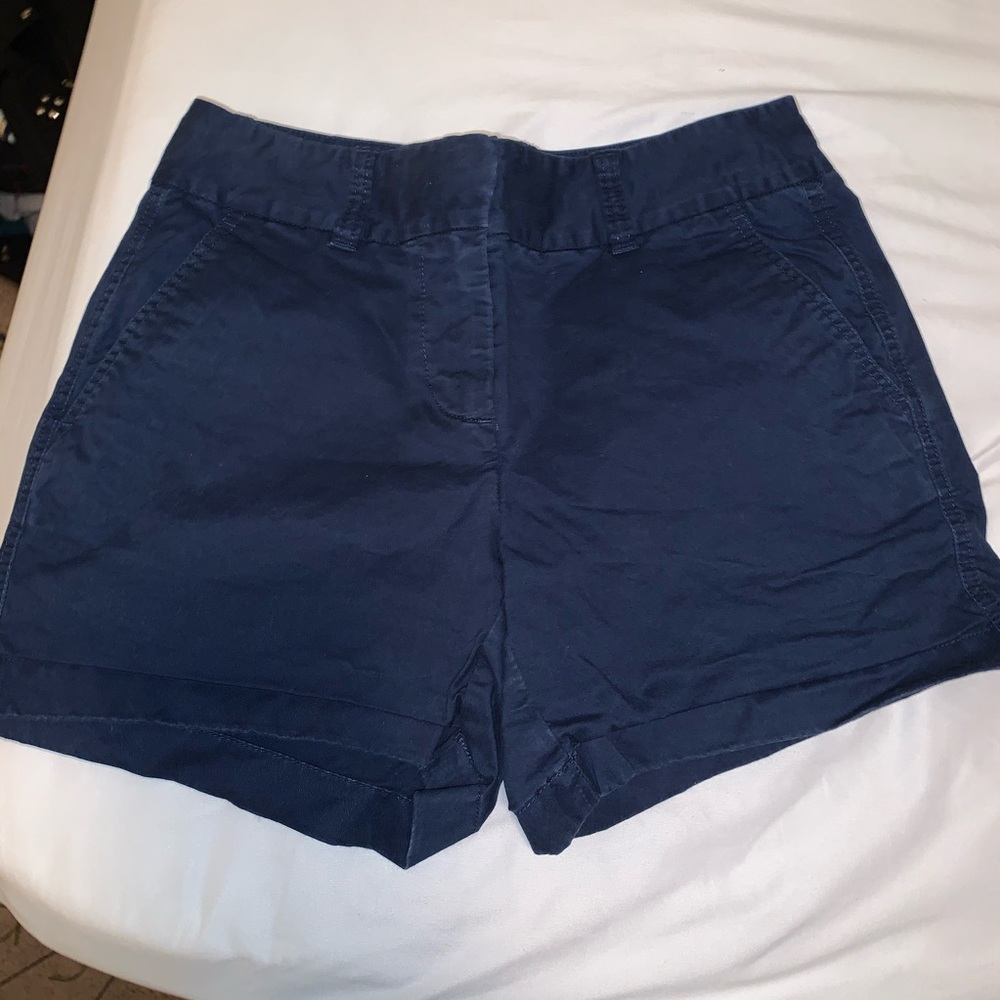 Vineyard vine navy blue shorts